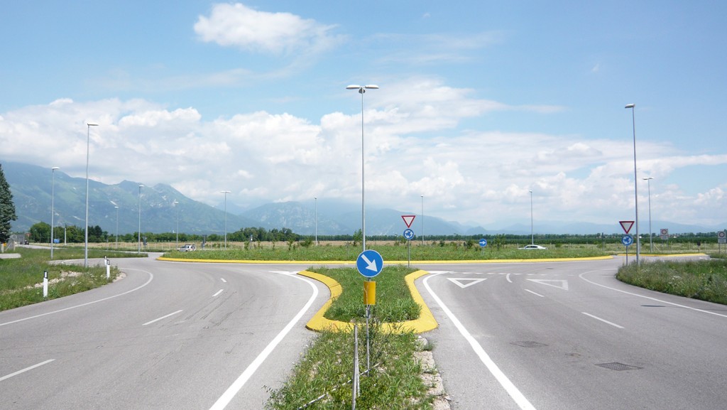 LAVORI DI REALIZZAZIONE INCROCIO TRA LA S.P. DI AVIANO, LA CIRCONVALLAZIONE NORD DI ROVEREDO IN PIANO